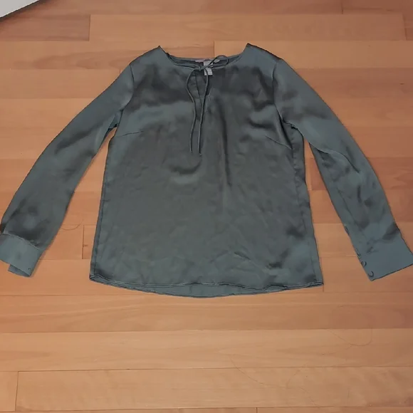 H&M Blouse - Picture 1 of 7